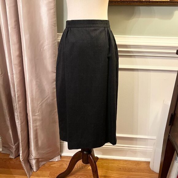 EUC Women's Vintage Burberry's Midi Skirt Suit Jacket Gray Wool US Size 6 or 42 - Picture 5 of 8